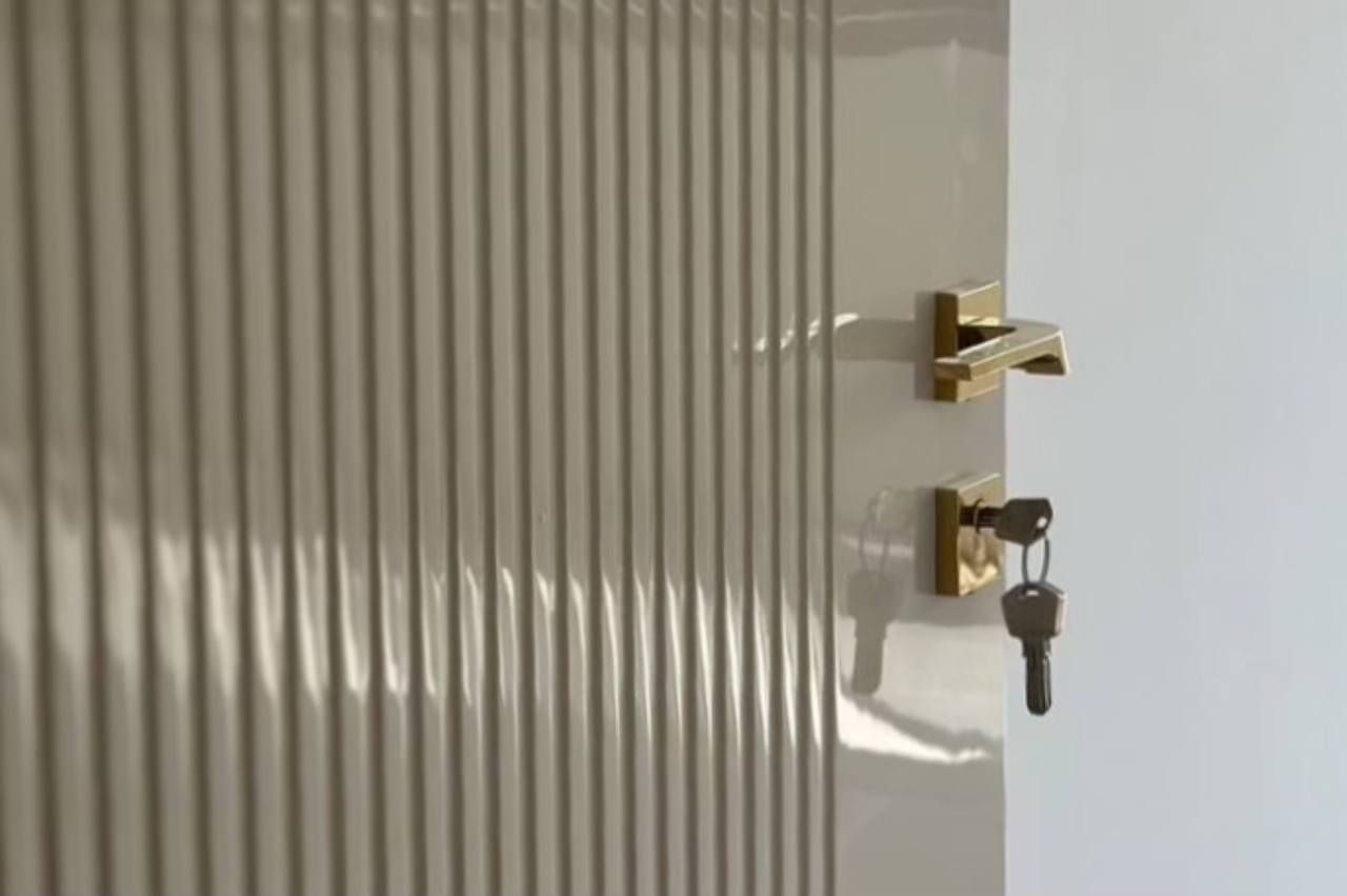 درب رنگ پلی اورتان